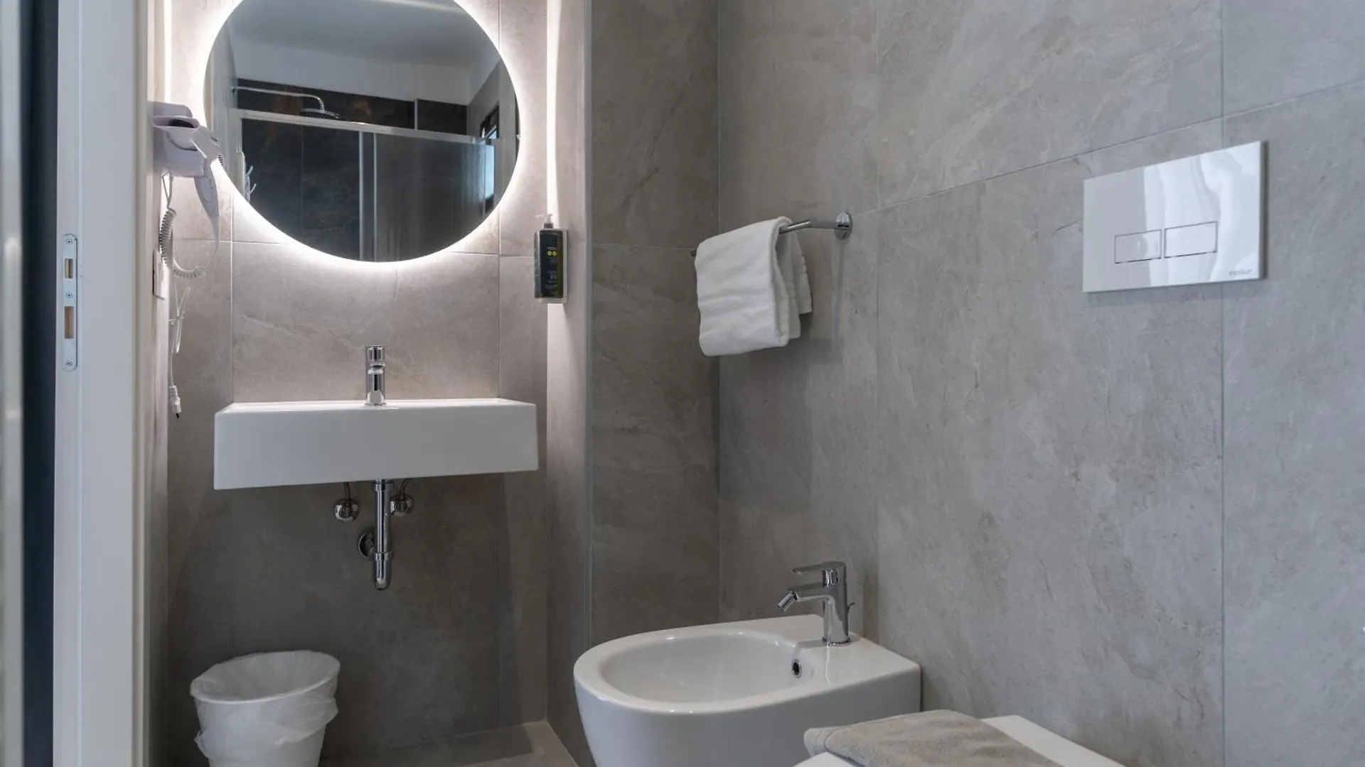Hotel Cristina 里米尼 3*,  意大利