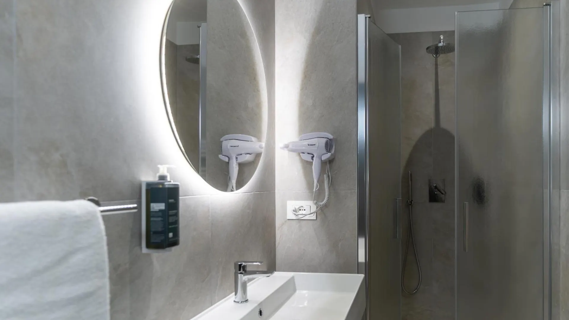 Hotel Cristina 里米尼 3*,  意大利